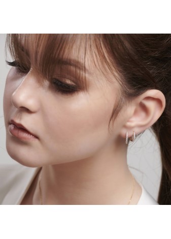 Isora 14K Solid Gold Elegance with a Brilliant Premium Detail